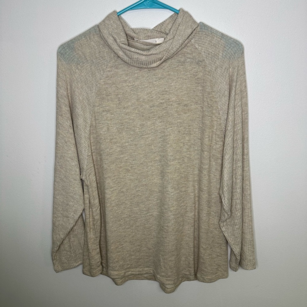 Lush NWOT over sized light tan thermal turtleneck sz M